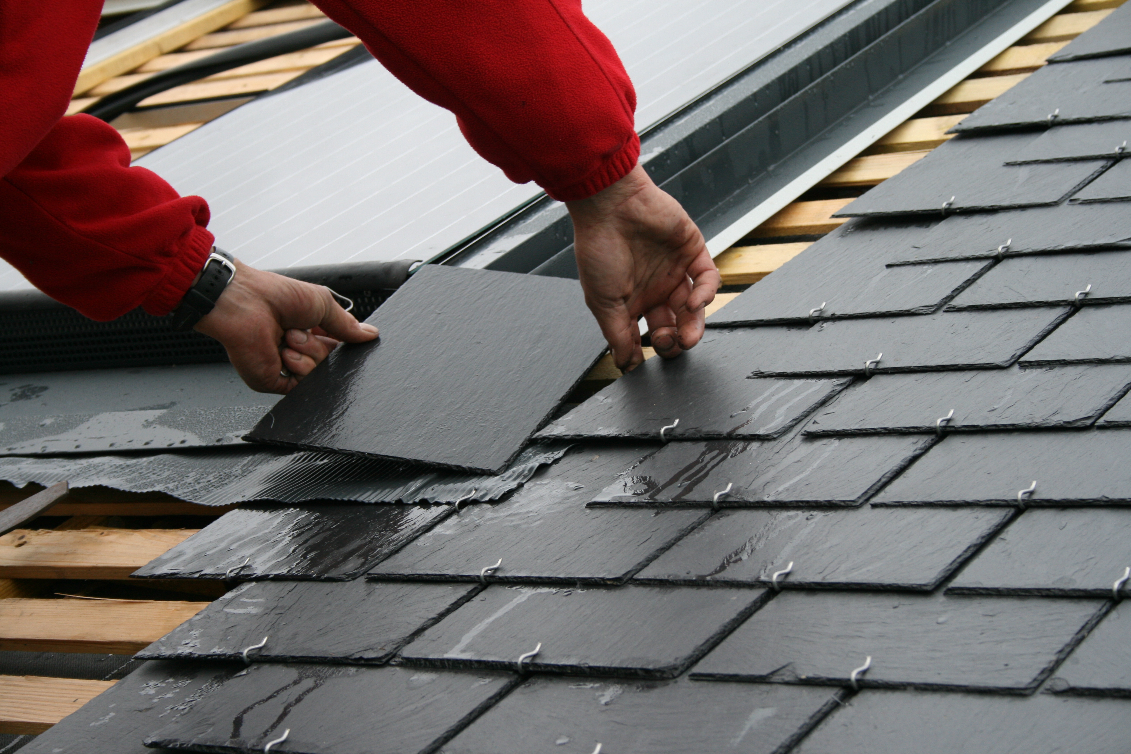 Nouveau toit équipé de panneaux photovoltaïques